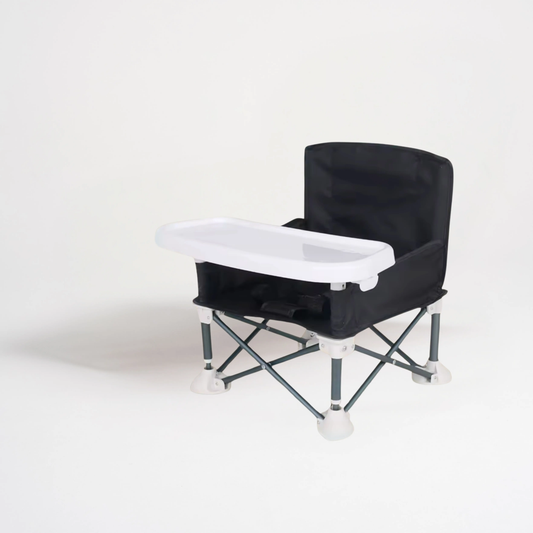 Siège d'appoint portable de couleur noire pour bébé, pliant, avec plateau de repas amovible blanc sur fond clair
